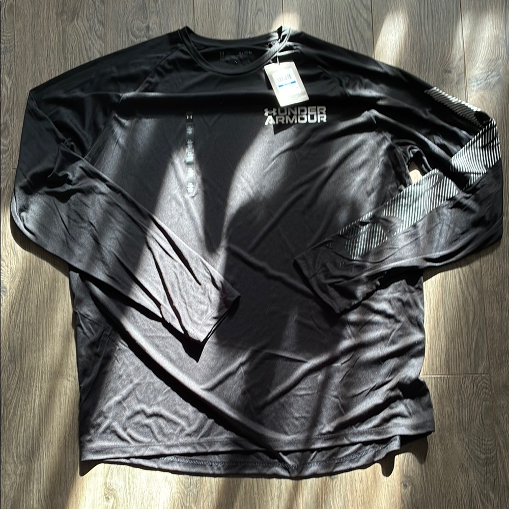 BNWT Under Armour Black Long Sleeve Shirt